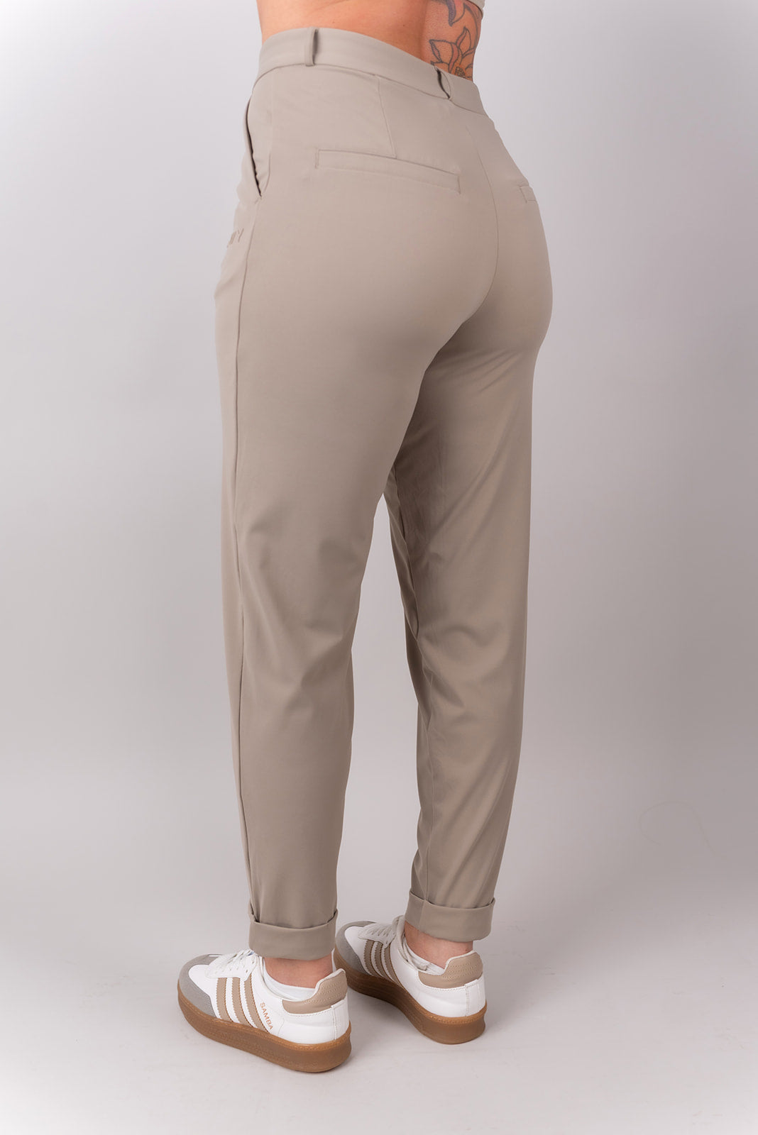 Pantaloni a matita da ufficio