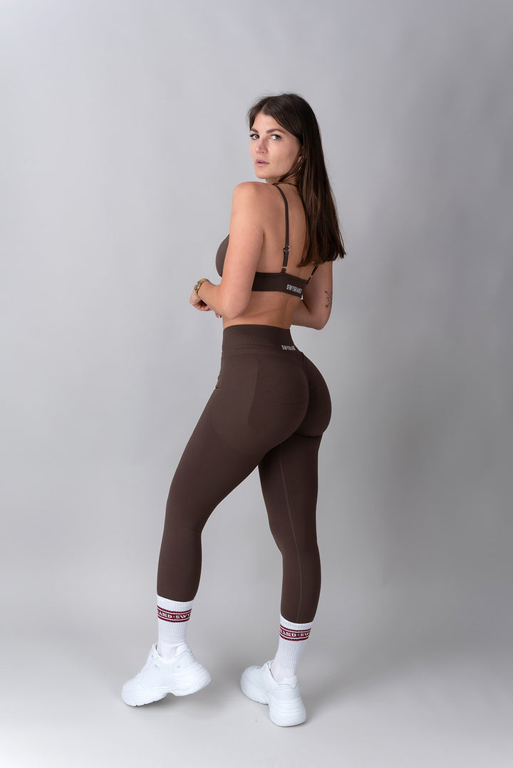 Swy Brand Statement komplet s topom v rjavi barvi, pogled od zadaj