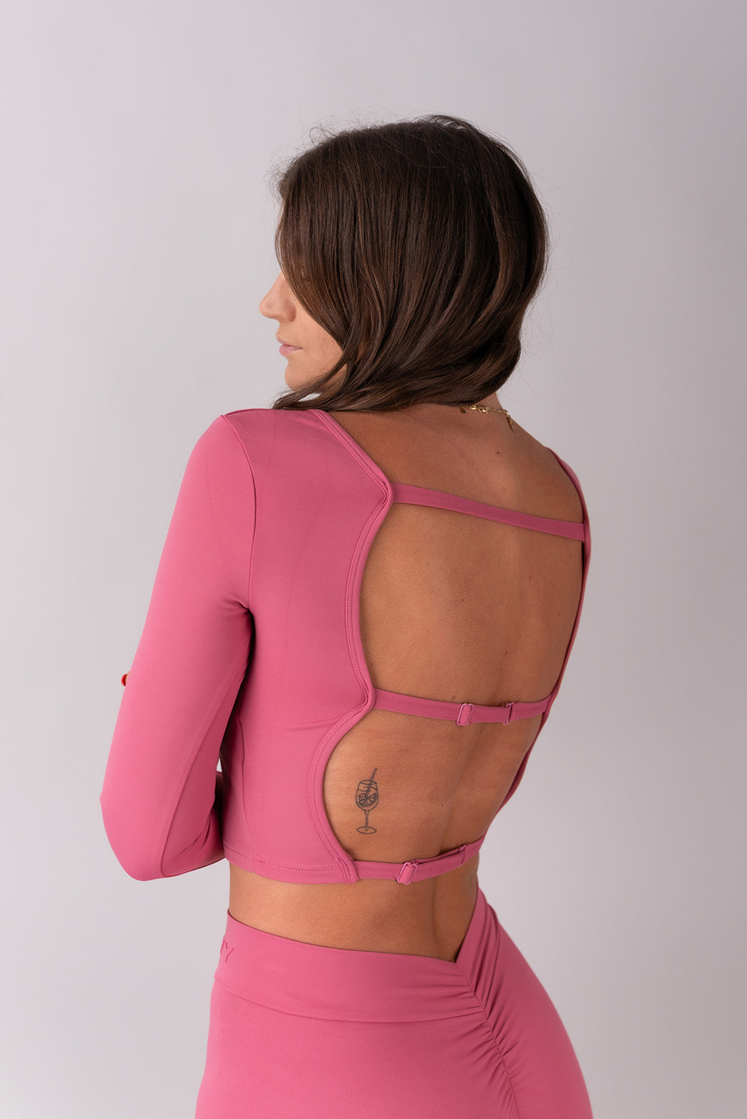 Sleek majica s otvorenim leđima