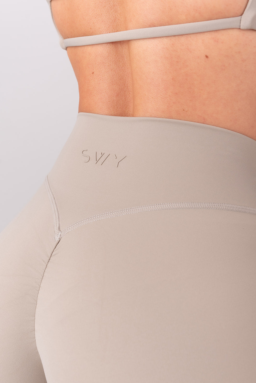 Sleek Pantaloncini