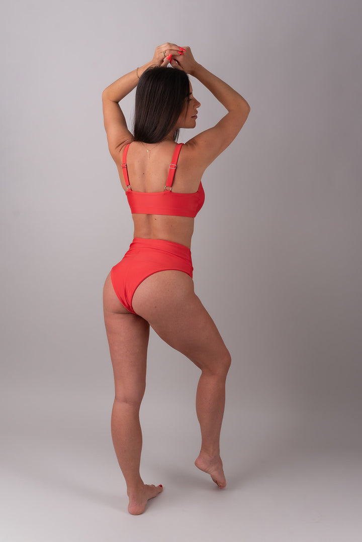 Shell Queen Bottom Strawberry