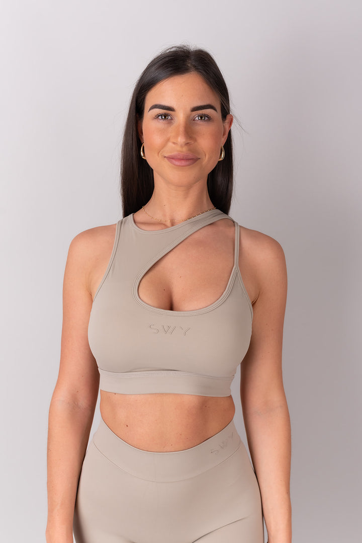 Sleek Cut-Out Nedrček
