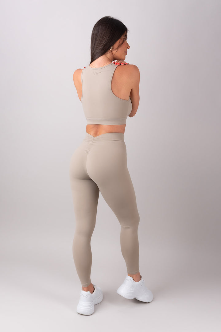 Sleek Cut-Out Nedrček